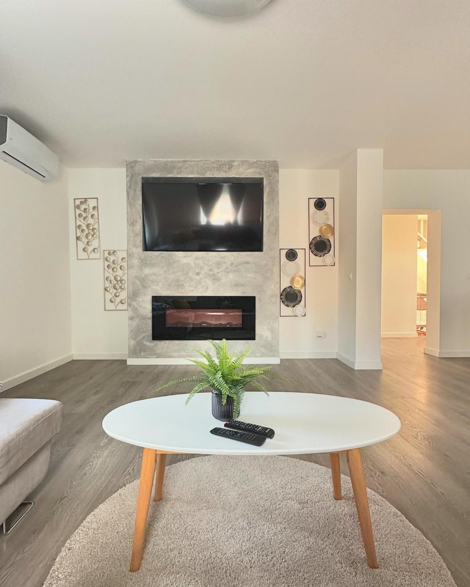 White Lotus Apartment เวลิคาโกริตซา ภายนอก รูปภาพ